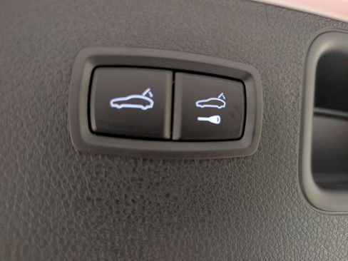 Certified 2025 Porsche Macan image 26