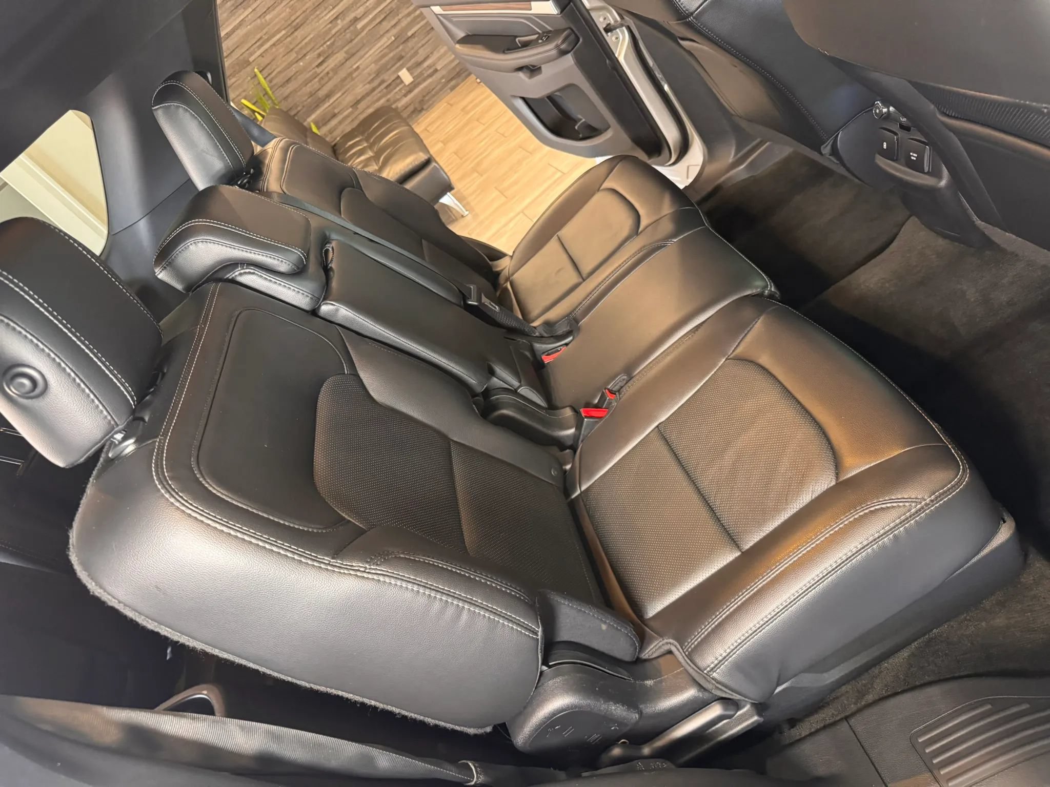 Used 2017 Ford Explorer Limited FWD image 52
