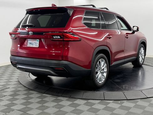 Certified 2024 Toyota Grand Highlander AWD image 10