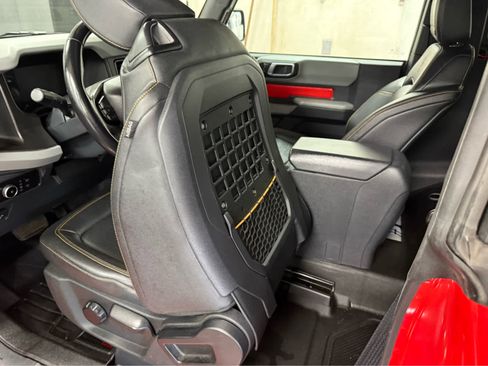 Used 2023 Ford Bronco Badlands image 23