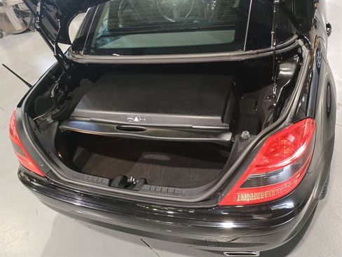 Used 2011 Mercedes-Benz SLK 300 image 45