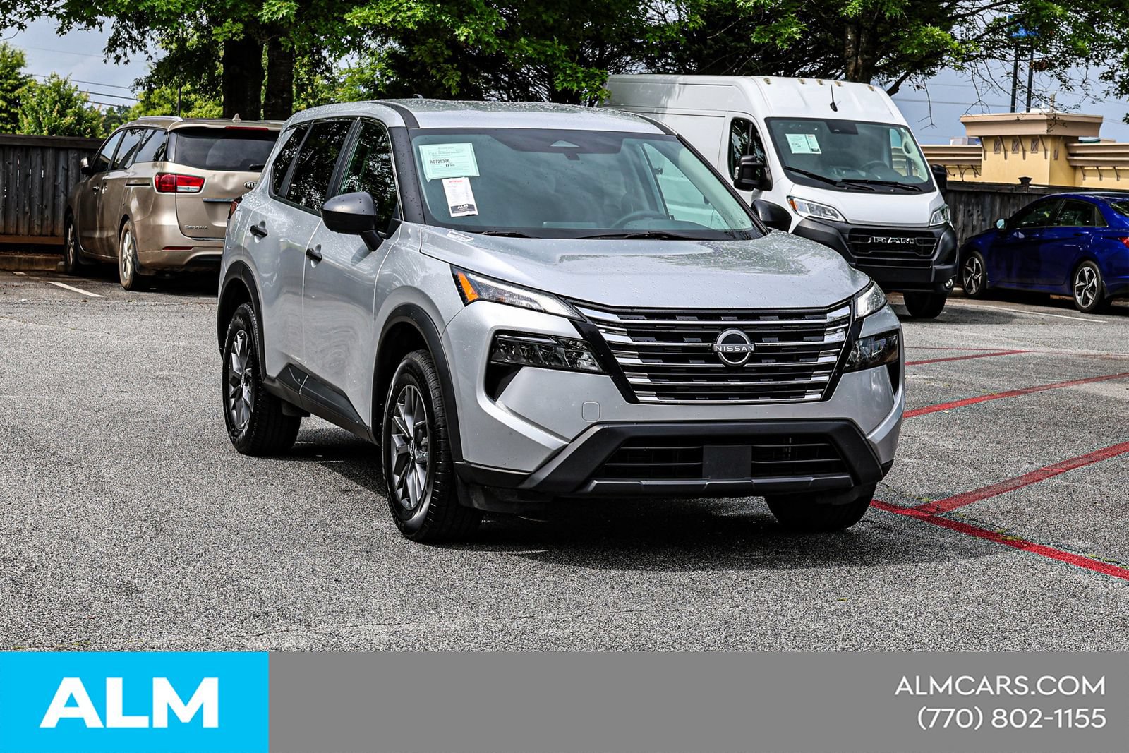 Used 2024 Nissan Rogue S FWD image 5