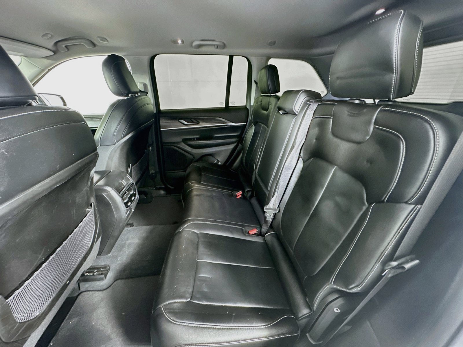 Used 2023 Jeep Grand Cherokee Limited RWD image 24