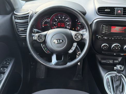 Used 2015 Kia Soul FWD image 14