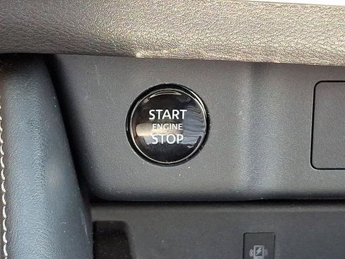 Certified 2025 Nissan Rogue Platinum AWD/4WD image 25