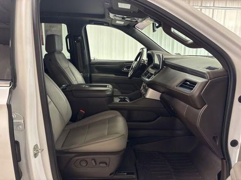 Used 2021 GMC Yukon SLT w/ SLT Premium Package image 24