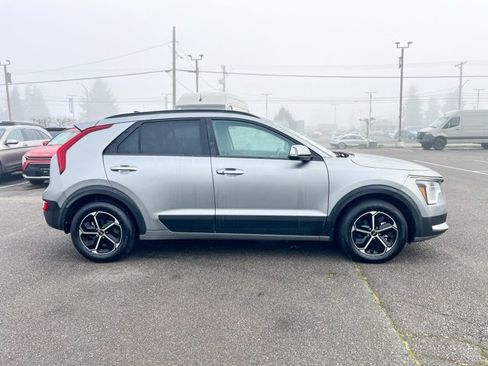 Used 2024 Kia Niro EX image 5