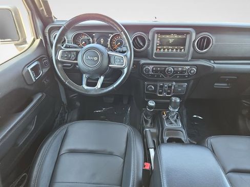 Used 2019 Jeep Wrangler Unlimited Sahara w/ Cold Weather Group AWD/4WD image 10