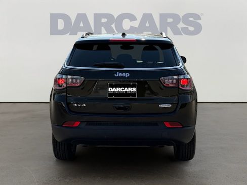 Used 2025 Jeep Compass Latitude w/ Sun & Sound Group AWD/4WD image 6