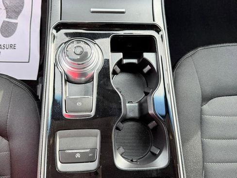 Used 2019 Ford Edge SE image 24