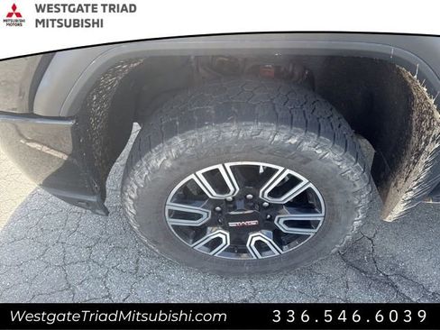 Used 2021 GMC Sierra 2500 AT4 w/ AT4 Premium Plus Package image 4
