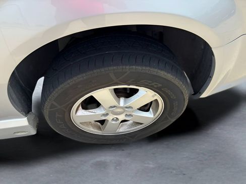 Used 2012 Dodge Grand Caravan SXT FWD image 31