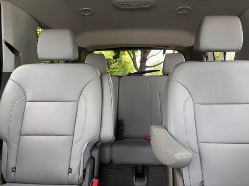 Used 2019 Chevrolet Traverse Premier w/ Driver Confidence II Package FWD image 34