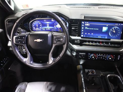 Used 2023 Chevrolet Silverado 1500 High Country w/ High Country Premium Package AWD/4WD image 32