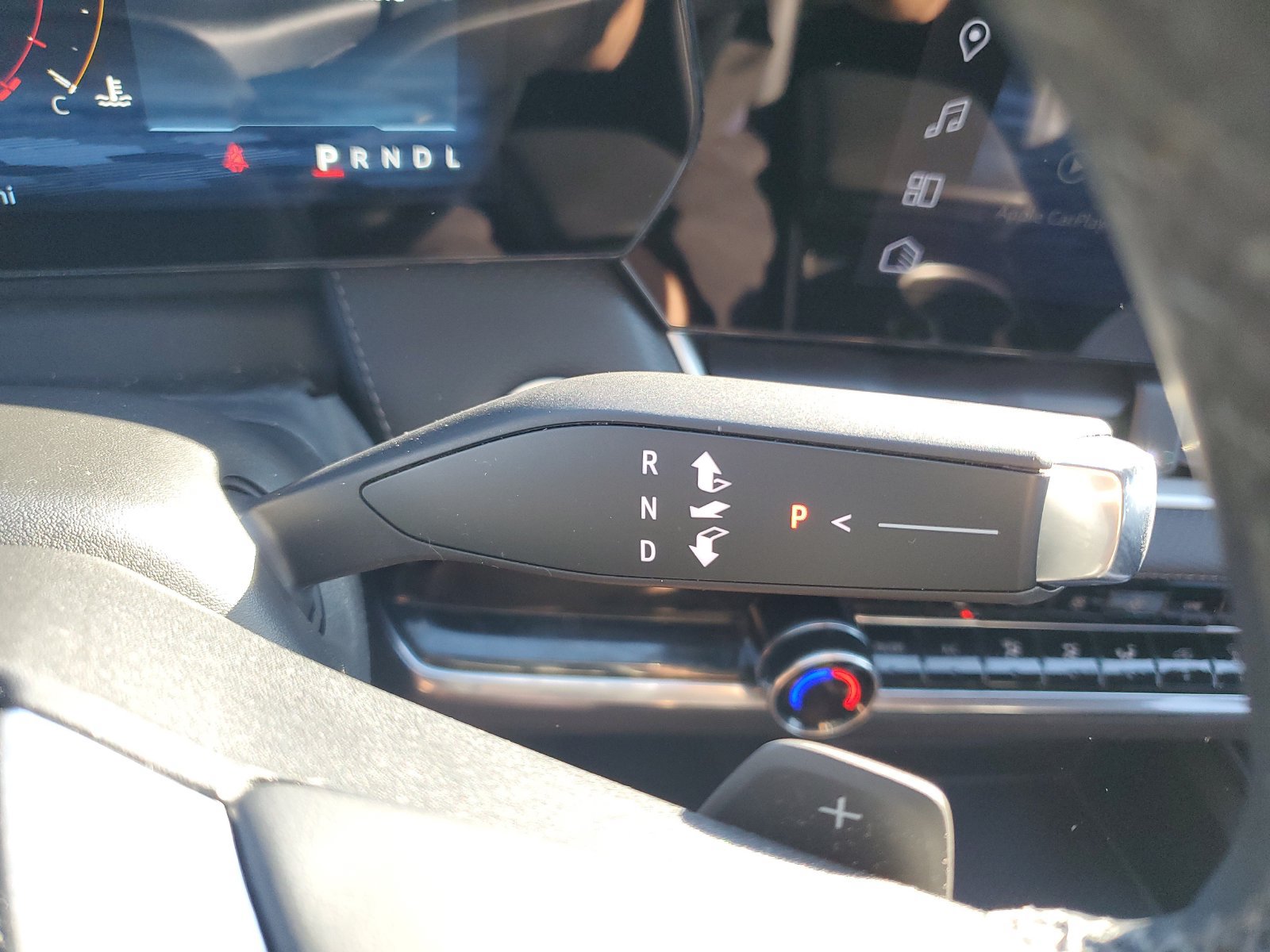 Used 2025 Chevrolet Equinox LT w/ Convenience Package II FWD image 24