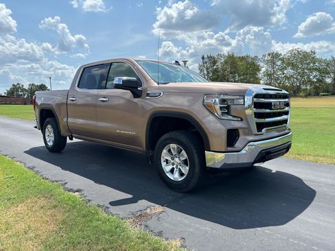 Used 2019 GMC Sierra 1500 SLE w/ SLE Value Package AWD/4WD image 3