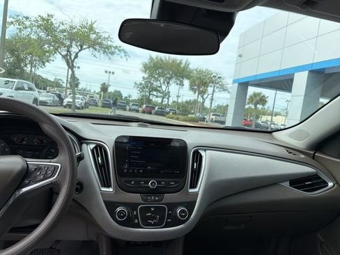 Used 2024 Chevrolet Malibu LS image 9