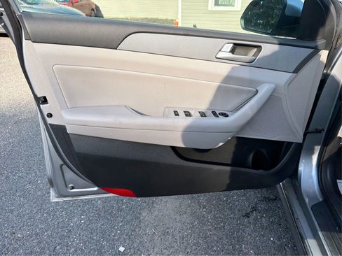 Used 2016 Hyundai Sonata SE FWD image 22