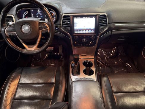 Used 2017 Jeep Grand Cherokee Overland AWD/4WD image 27