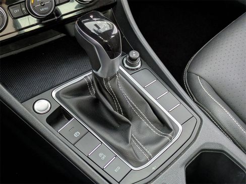 Used 2024 Volkswagen Jetta SE image 23