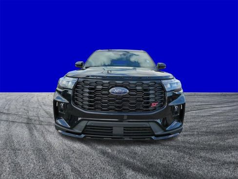 New 2026 Ford Explorer ST RWD image 9