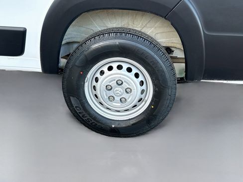 Used 2025 RAM ProMaster 2500 w/ Convenience Group FWD image 17