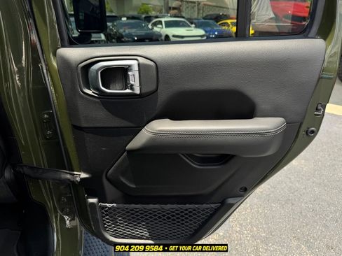Used 2021 Jeep Wrangler Unlimited Sahara AWD/4WD image 32