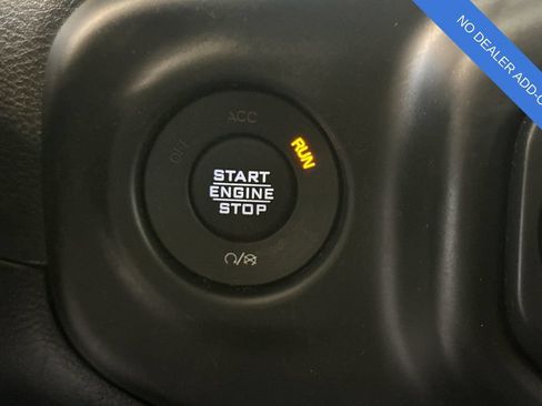 Used 2018 Jeep Wrangler Unlimited Sahara AWD/4WD image 24