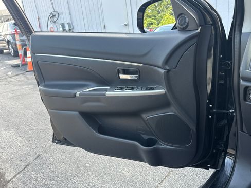 Used 2018 Mitsubishi Outlander Sport SEL AWD/4WD image 15