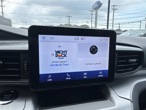 Used 2023 Ford Explorer XLT AWD/4WD image 14