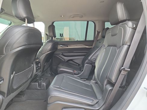 Used 2023 Jeep Grand Cherokee L Limited image 13