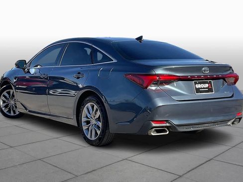 Used 2022 Toyota Avalon XLE image 11