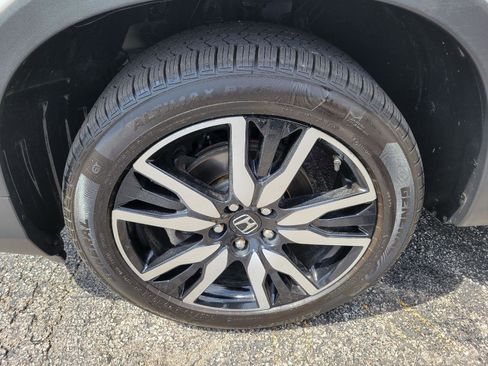 Used 2020 Honda Pilot Touring image 16