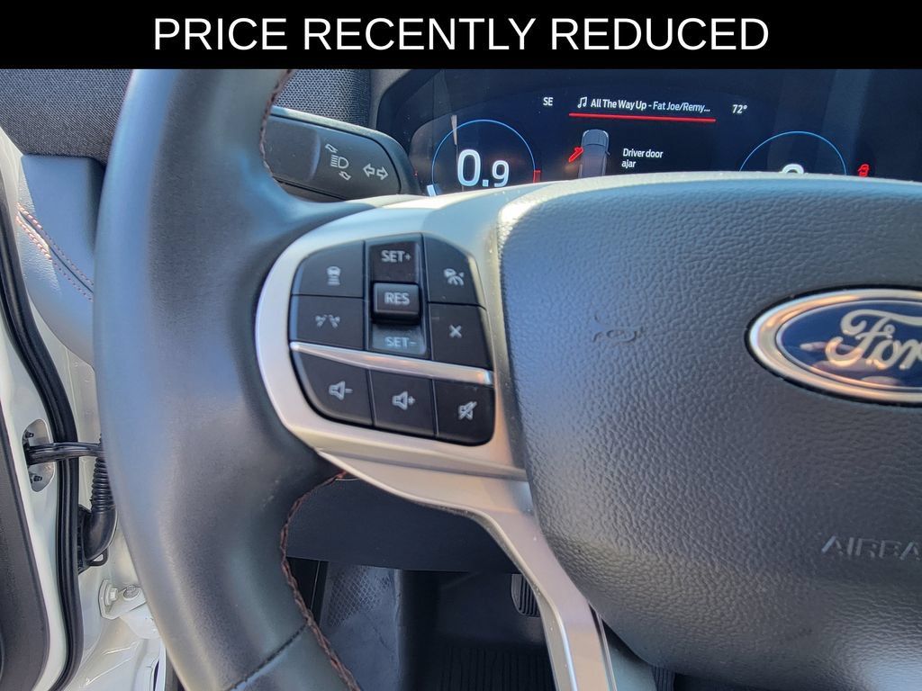 Used 2025 Ford Explorer Active AWD/4WD image 21