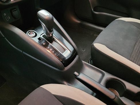 Used 2021 Nissan Versa SV image 26