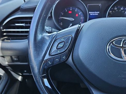 Used 2018 Toyota C-HR XLE image 19