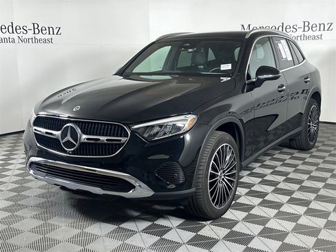 Certified 2025 Mercedes-Benz GLC 300 image 3