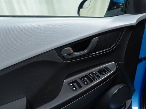 Used 2019 Hyundai Kona SE image 18