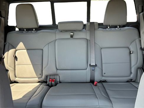 Used 2024 GMC Sierra 1500 SLT w/ SLT Premium Plus Package image 10