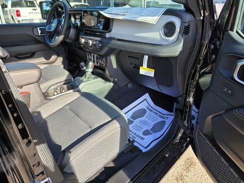 New 2025 Jeep Wrangler Unlimited Sahara w/ Safety Group AWD/4WD image 28