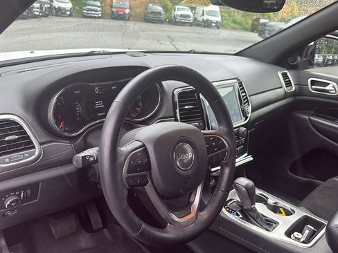 Used 2019 Jeep Grand Cherokee Altitude AWD/4WD image 13