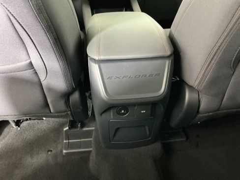 Used 2026 Ford Explorer Active AWD/4WD image 24