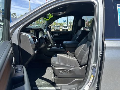 Used 2025 GMC Yukon Denali image 20