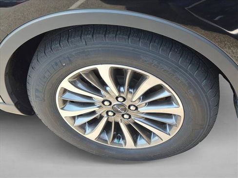 Used 2022 Lincoln Nautilus Reserve AWD/4WD image 10