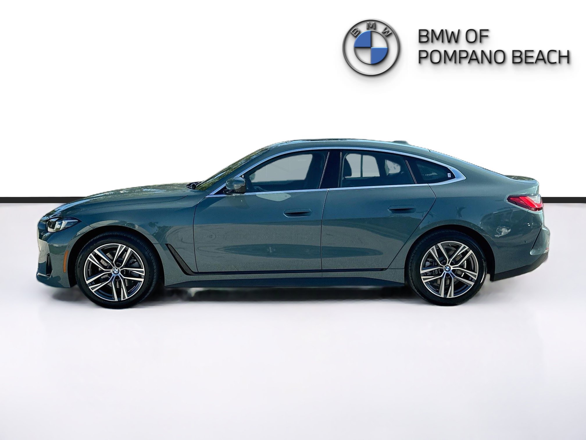Used 2025 BMW 430i w/ Premium Package RWD image 4