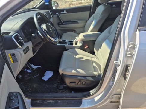Used 2022 Kia Sportage Nightfall Edition FWD image 7