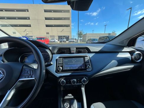 Used 2025 Nissan Versa SV image 31