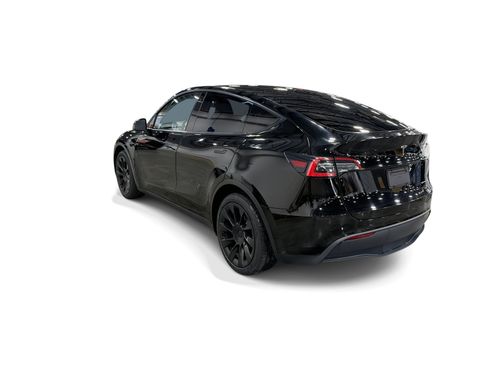 Certified 2021 Tesla Model Y Long Range AWD/4WD image 4