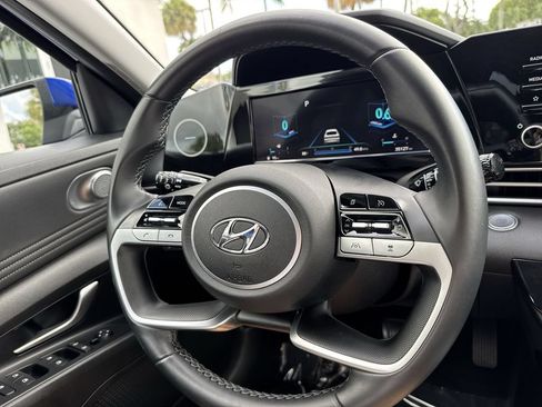 Used 2021 Hyundai Elantra SEL w/ Convenience + Premium Package FWD image 53