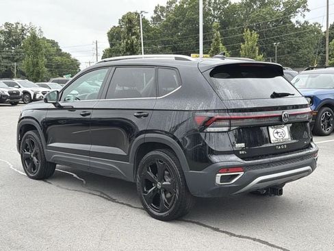 Used 2025 Volkswagen Taos SEL AWD/4WD image 5